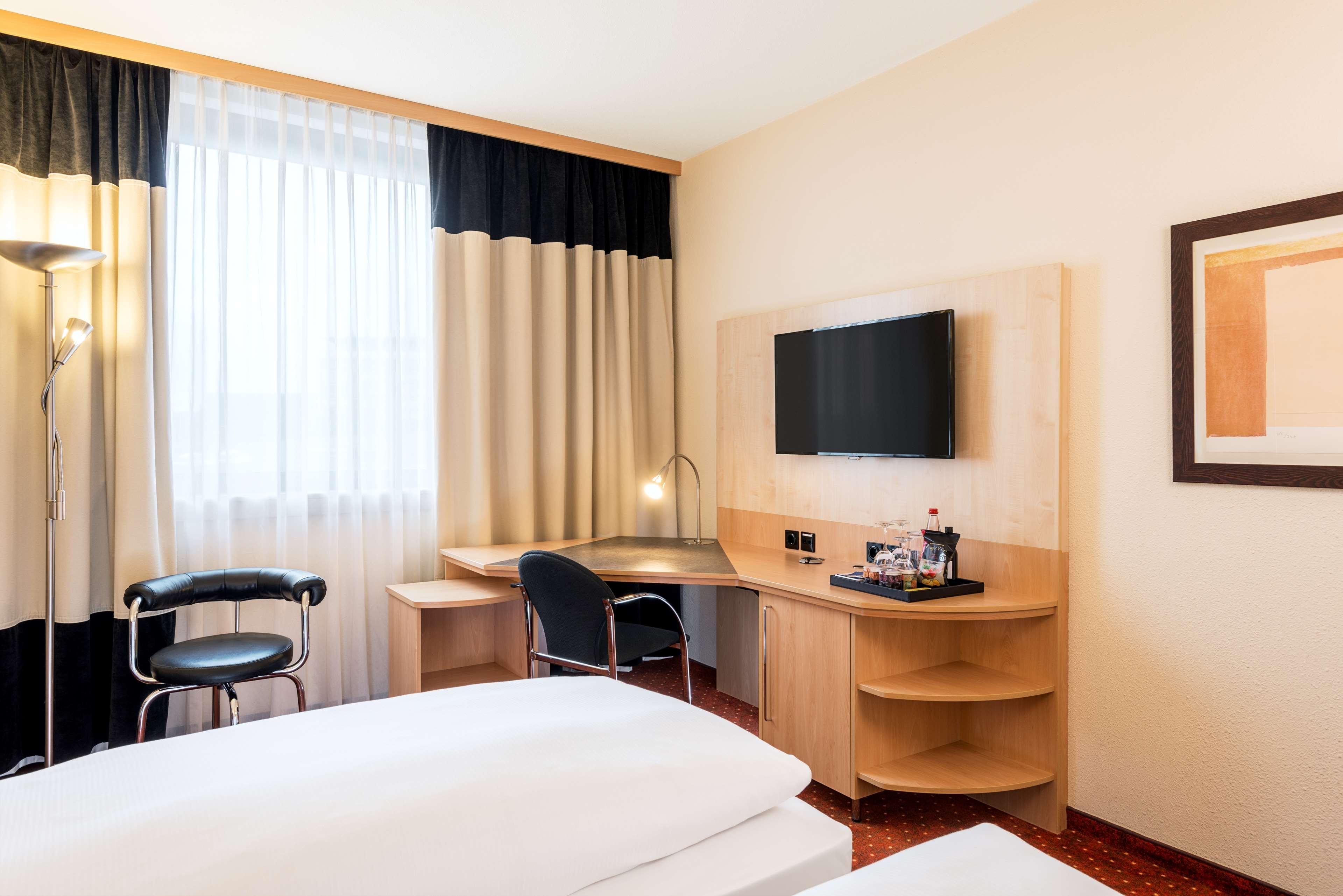 Nh Oberhausen Hotel 4*