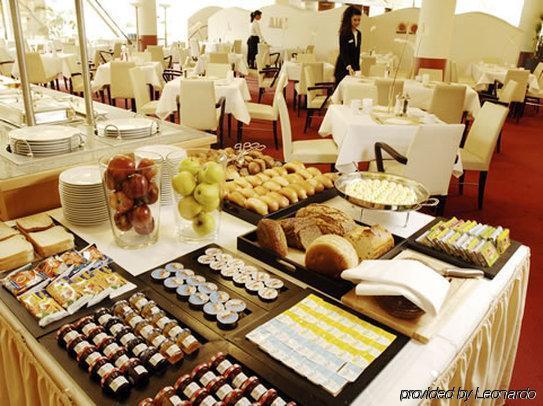 Nh Oberhausen Hotel 4*
